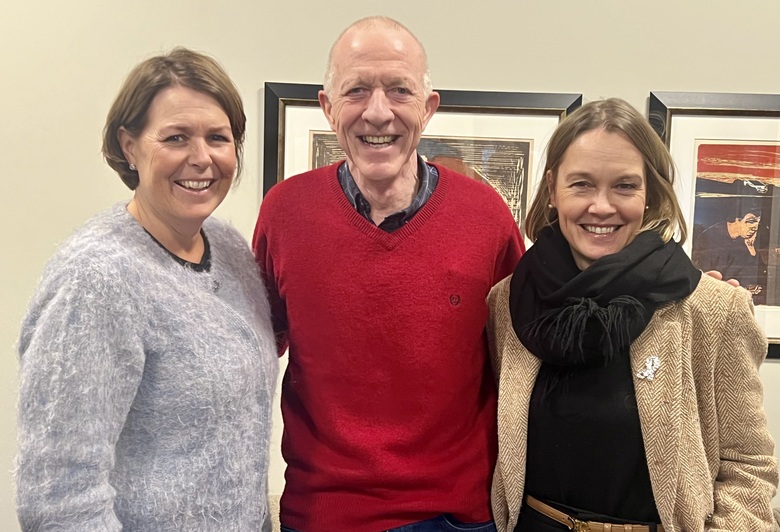 Avtroppende DL: Line Mobråthen Rygh, styreleder: Lars Tveito og påtroppende DL, Nina Wergeland.